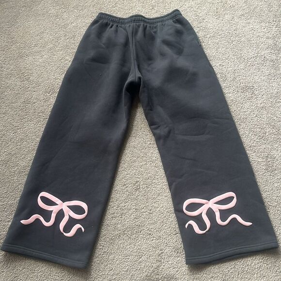 Edikted Bonney Bow Detail Sweatpants - Picture 9 of 9